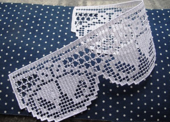 FSL Christmas Bells Lace: A Designer's Review
